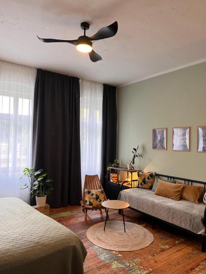 Four Rooms Carlsbad Authentic Karlovy Vary Exterior foto