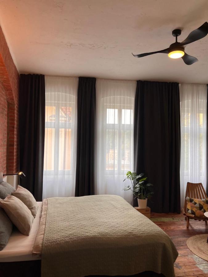 Four Rooms Carlsbad Authentic Karlovy Vary Exterior foto